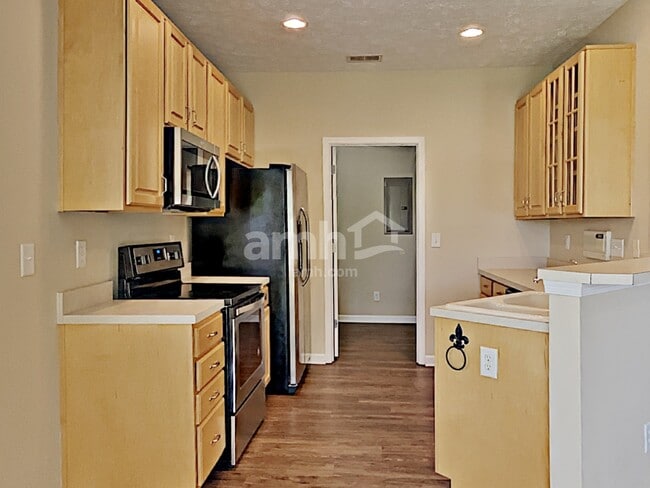Photo - 1001 Mallory Ln