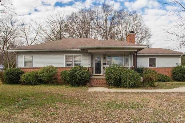 Building Photo - Charming 3BR Home Near Duke Regional – Mov...