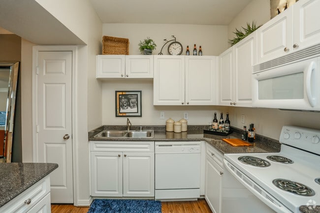 Photo - Estates at Memorial Heights