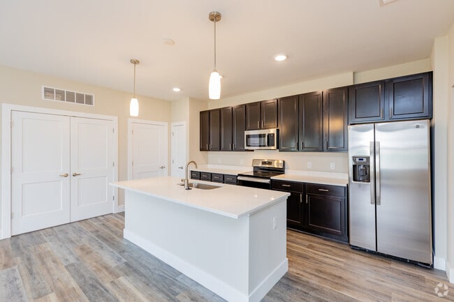 Interior Photo - The Flats at Summit Station Rental