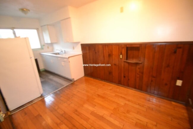 7244 Reading Rd Unit 4