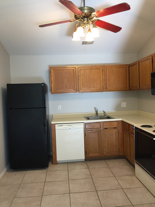Kitchen - 7504 Triwoods Drive Apartamentos Unidad L