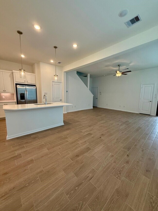 Photo - 216 Cider Gum Pl