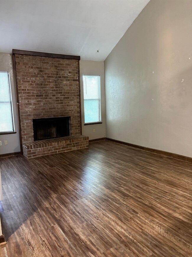 Photo - 3743 Donovan Dr