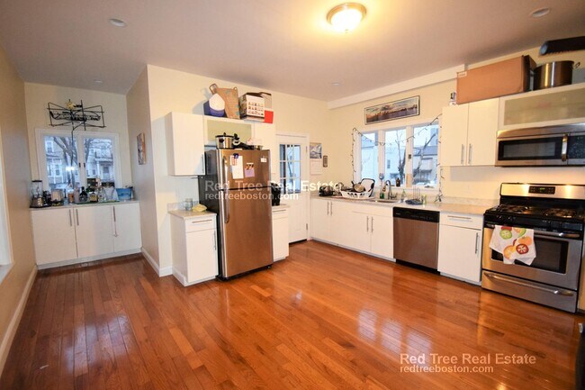 Building Photo - 23 Caldwell St Unit 2 Rental
