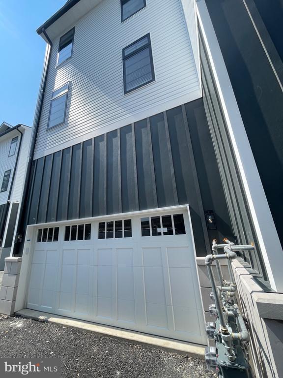 Photo - 7517 Ridge Ave