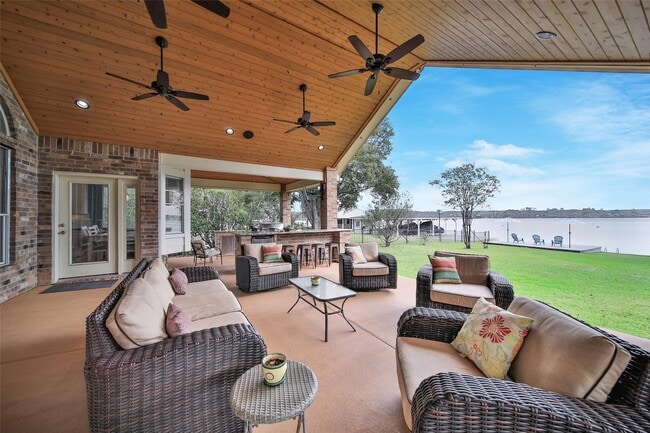 Building Photo - 9698 E Shore Dr Rental