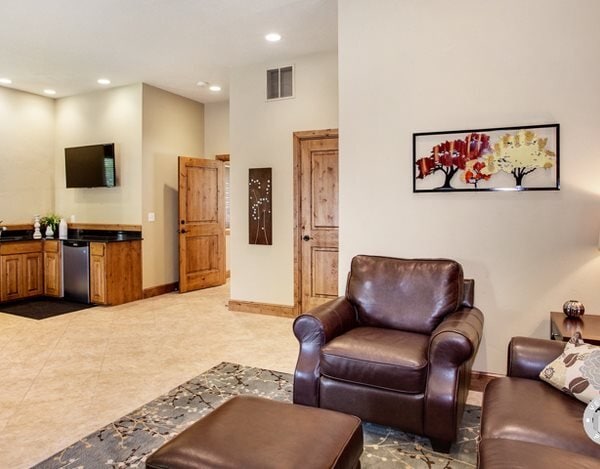 Photo - Riverwalk Apartments