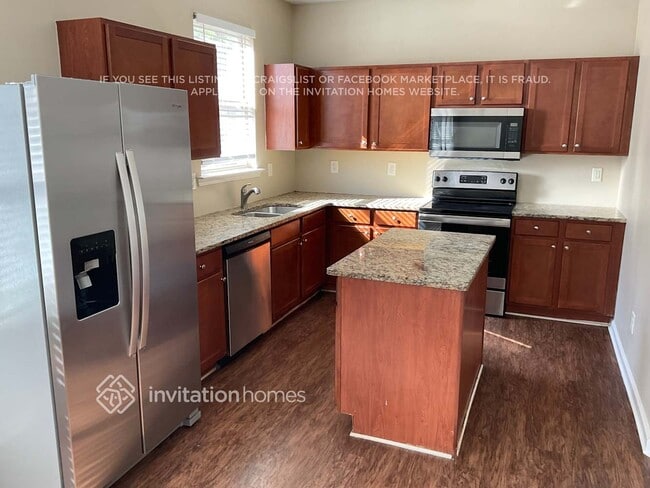 Photo - 319 Village Broad St