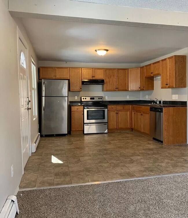 Photo - 4 bed/1.5 bath in Greeley, CO! Pre-leasing...