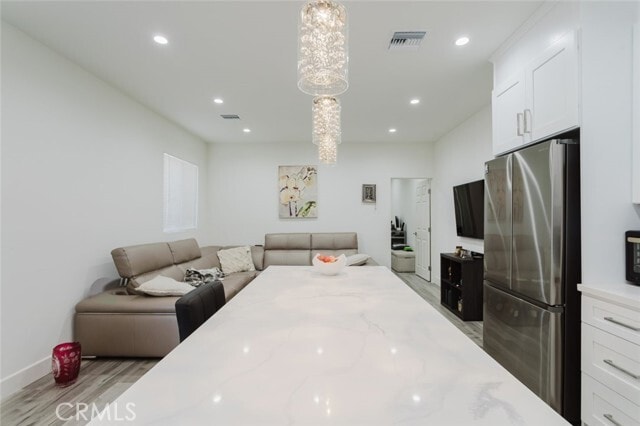 Photo - 16713 Devonshire St
