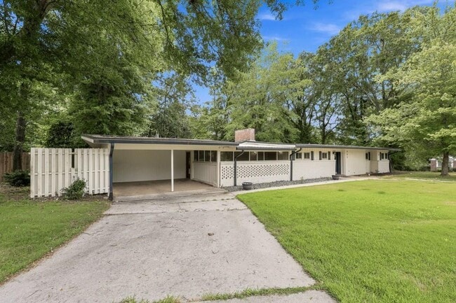 Building Photo - 989 Rudolph St