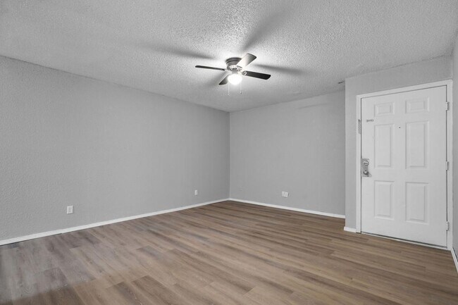 Photo - 865 S Douglas Ave