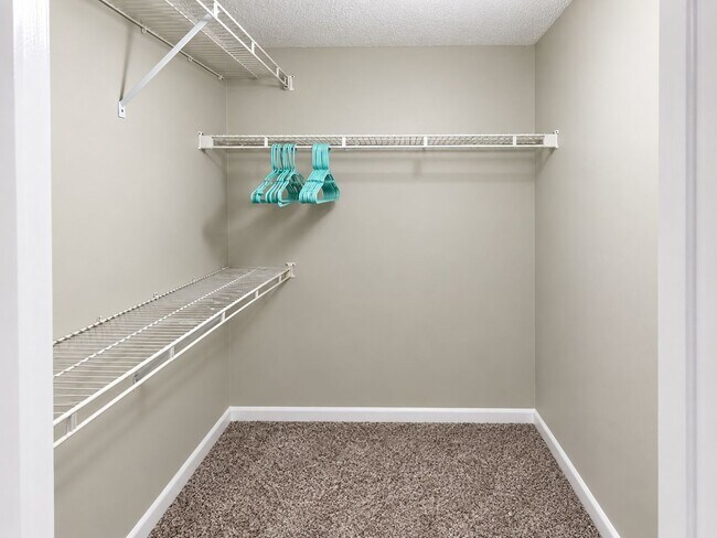 3921 SW 34th St Unidad University Terrace Bedroom 3