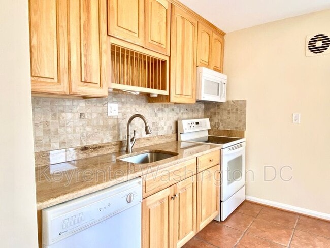 Photo - 5514 Chillum Pl NE