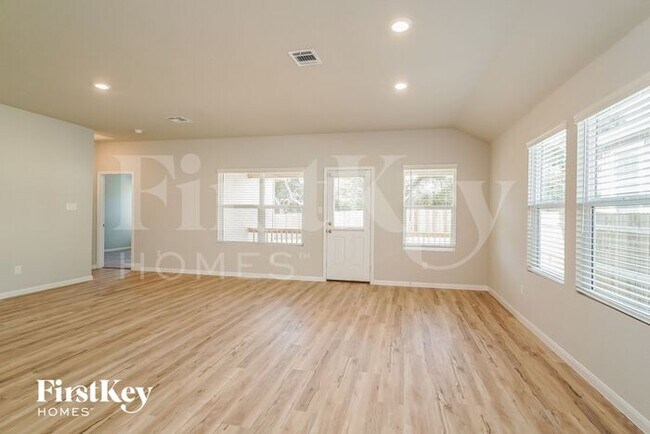 Photo - 31769 Untrodden Way