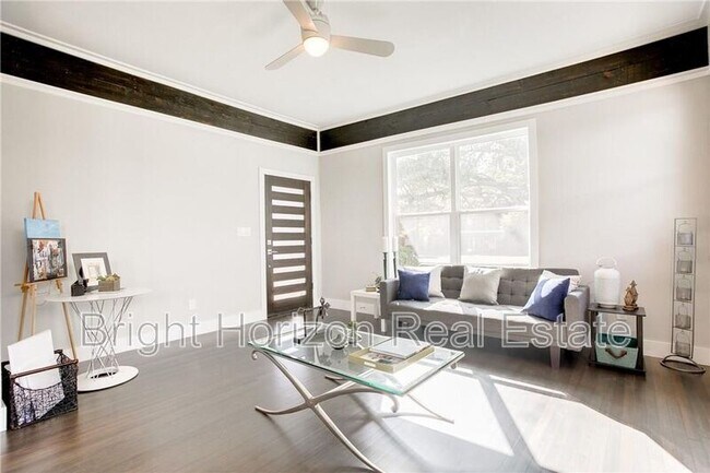 Photo - 1821 W 10th St