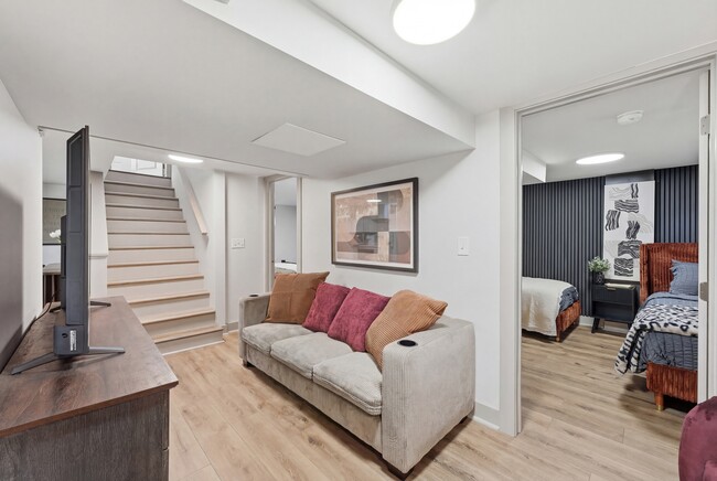 Building Photo - 3615 Kenmar Rd