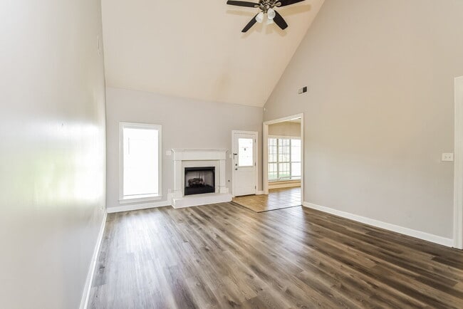 Photo - 1275 Heritage Lake Dr