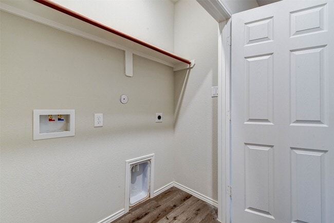 Photo - 407 E Avenue G