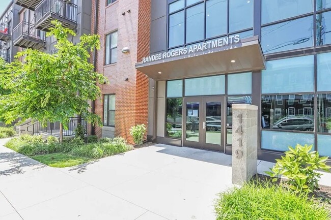 Building Photo - 1419 Rosa L Parks Blvd Rental