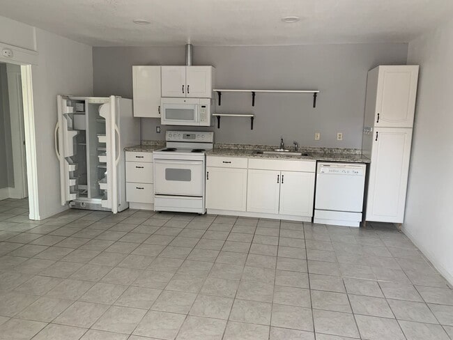 Photo - 3 bedrooms 1 bath house in National City