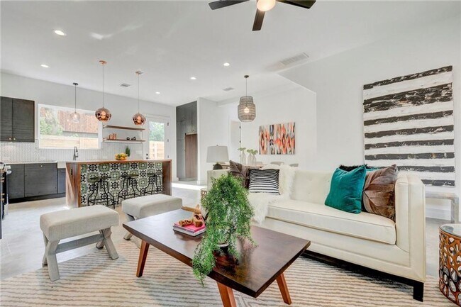 Photo - Light and Spacious Modern 3 bedroom