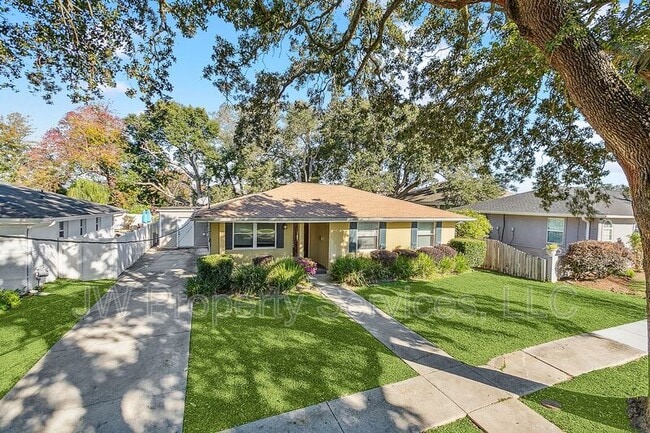 Photo - 1339 Riviera Ave House