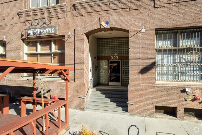 Photo - 923 E 3rd St