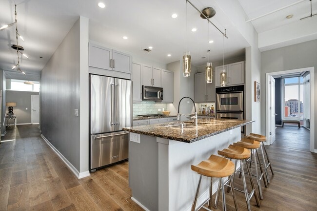Photo - 29 N Morgan St Unit 1613