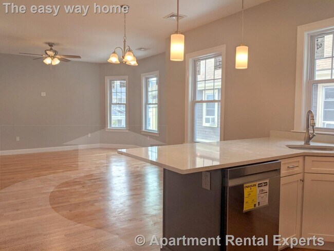 Photo - Medford/Tufts 3 Bedrooms, 2 baths - Parkin...