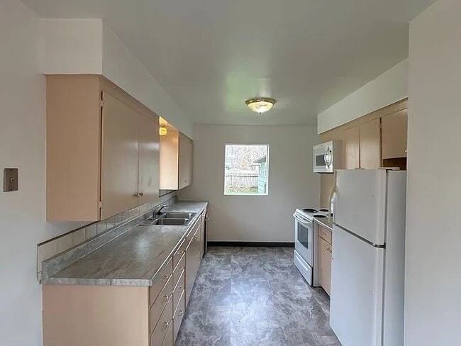 1127 32nd Ave
