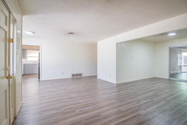 Photo - 5306 Gary Ave