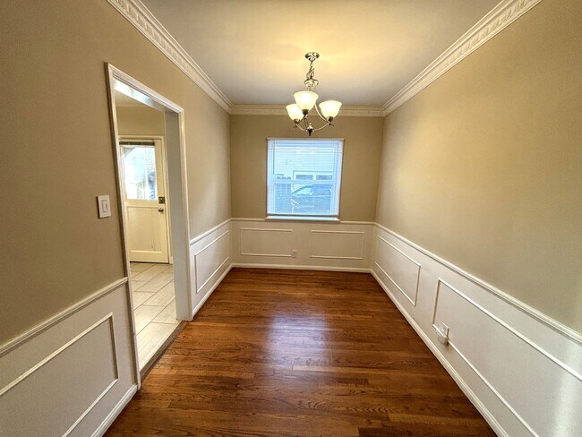 Photo - 10620 Holman Ave