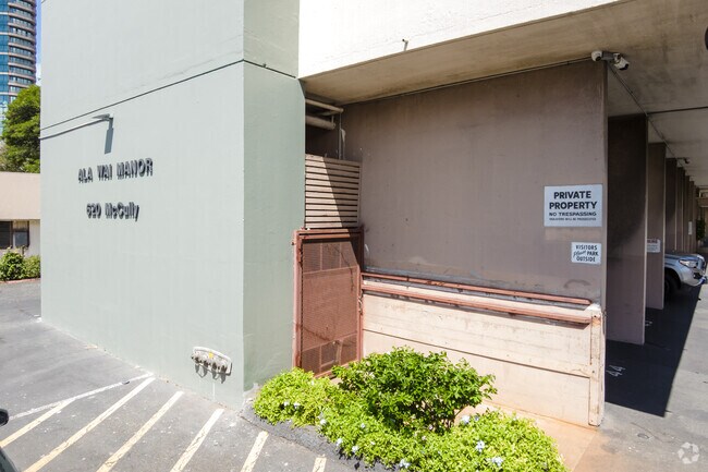 Ala Wai Manor