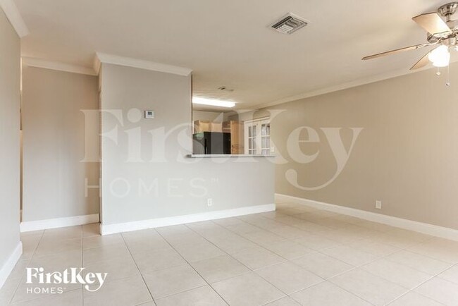 Photo - 2411 NE 10th Ave