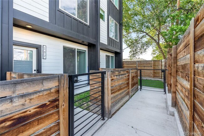 Photo - Gorgeous 3 bedroom, 4 bathroom townhome mi...