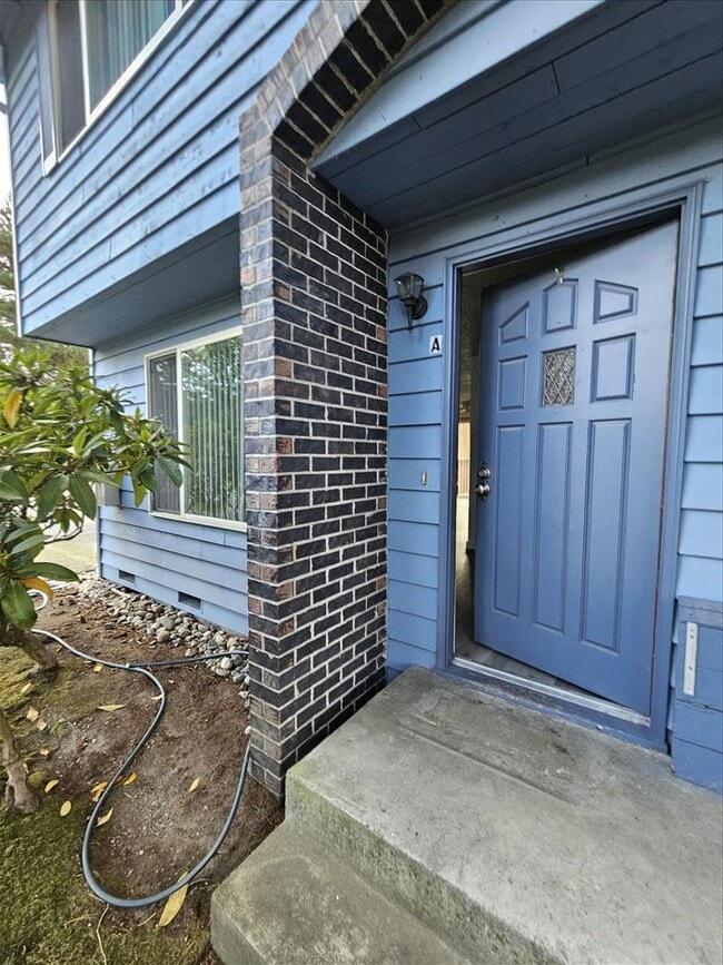Building Photo - Markham Unit A