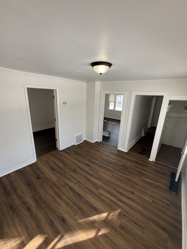 Photo - 499 Sherburne Ave