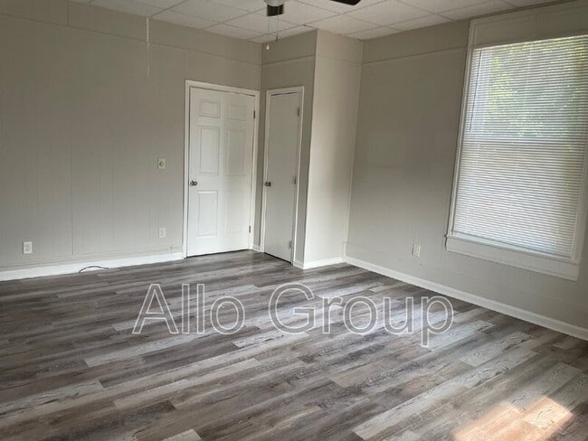 Photo - 9878 Canterbury Rd Unit 1