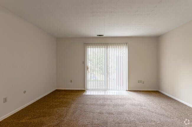2 Bed/ 1.5 Bath Townhome - 950 Sq Ft