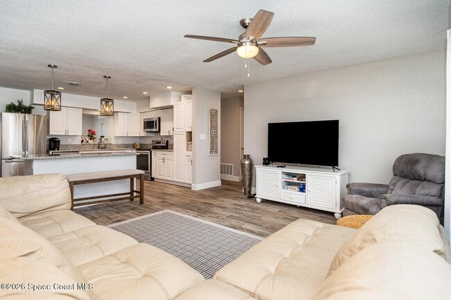Photo - 1052 Pine Tree Dr