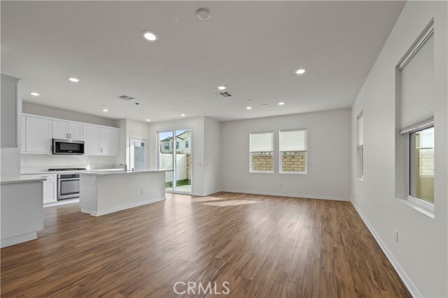 Photo - 880 Julie Pl