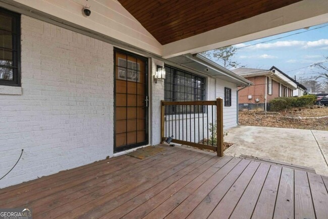 2953 Meadowview Dr SE