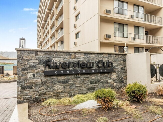 Building Photo - 1155 Warburton Ave Unit 4K Rental