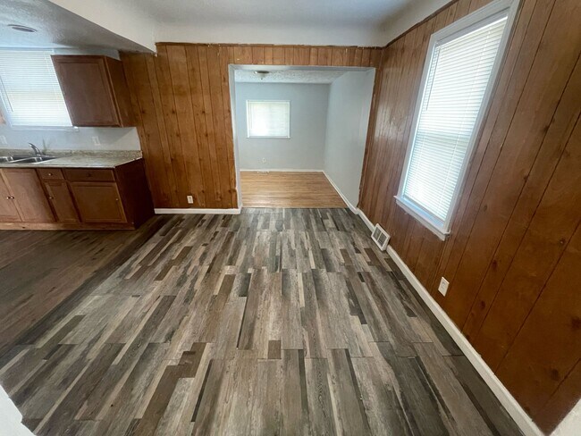 Photo - 15285 Hazelridge St