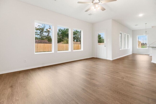 418 Magnolia Ln