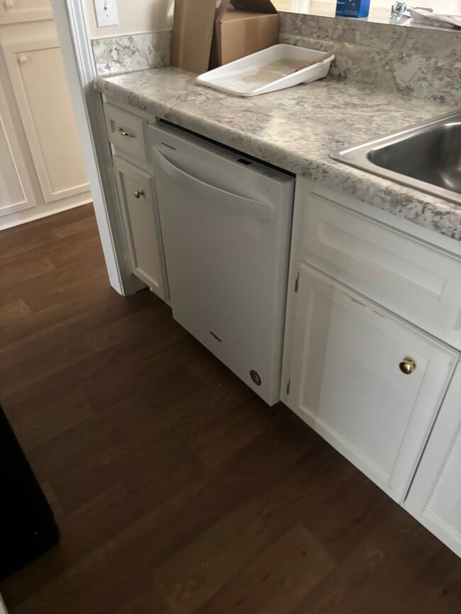 Photo - 162 W Hampton St