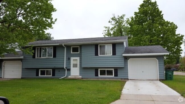 Building Photo - 2 Bedroom Duplex Rental