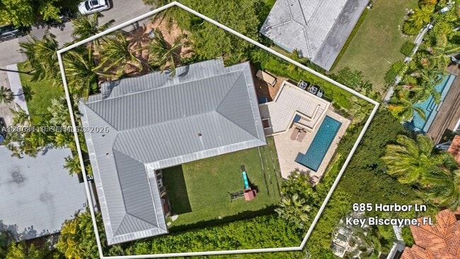 Photo - 685 Harbor Dr